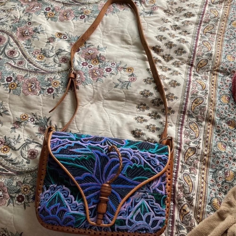 Leather embroidered crossbody flower bag